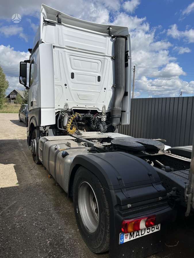 Mercedes-Benz Actros 1845, double sleeper