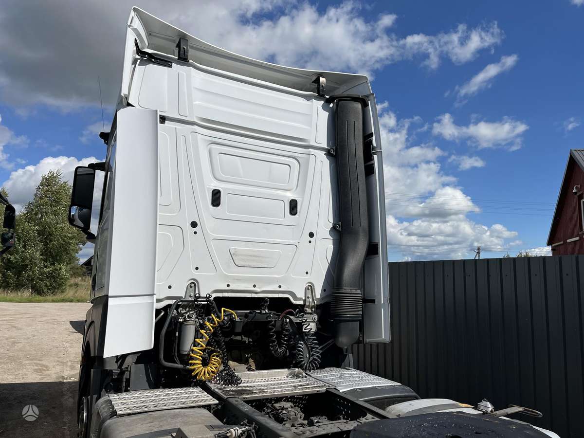 Mercedes-Benz Actros 1845, double sleeper