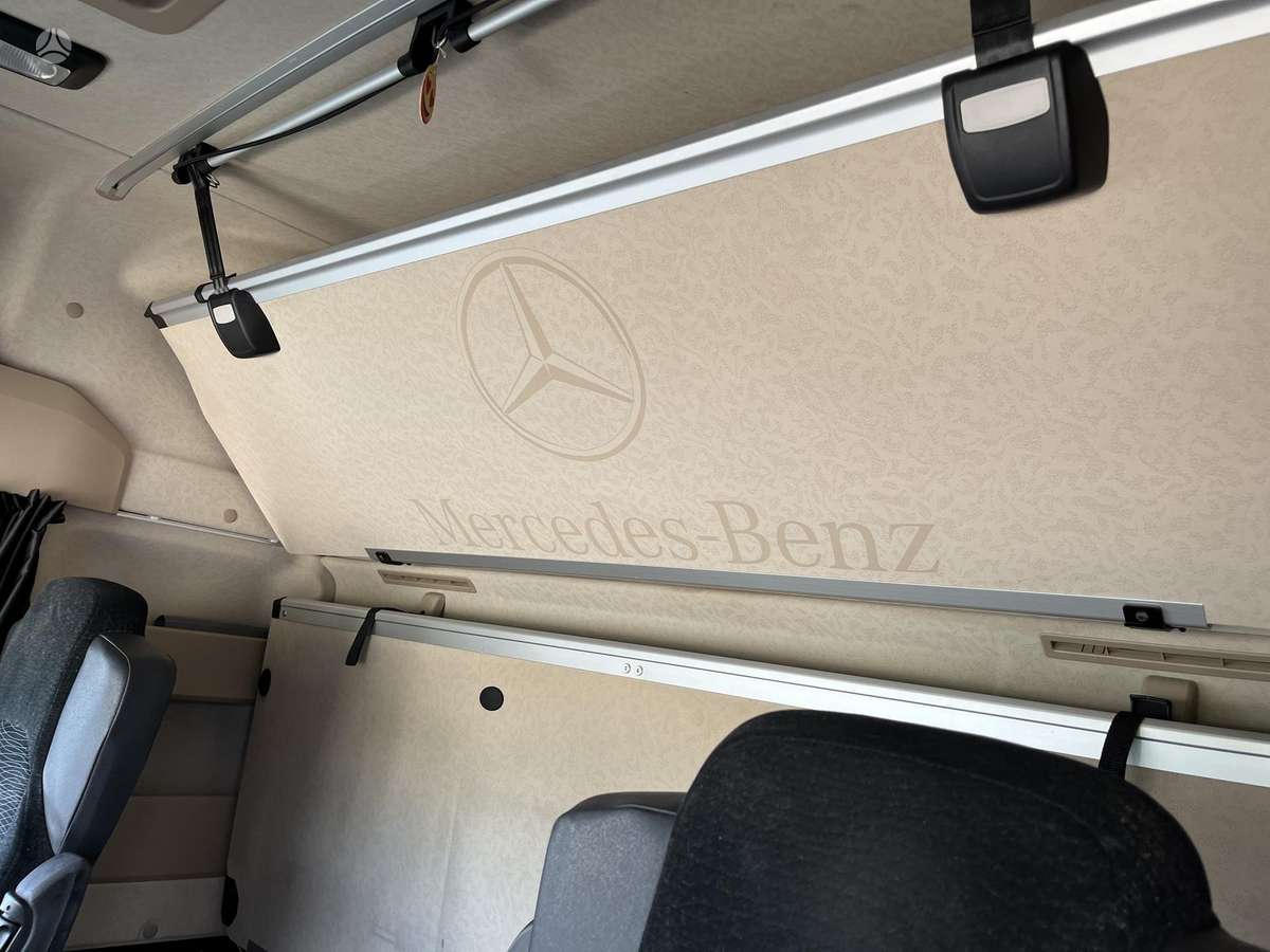 Mercedes-Benz Actros 1845, double sleeper
