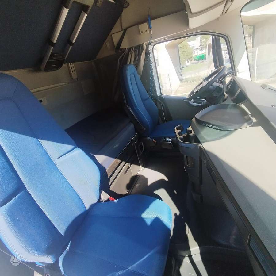Volvo FH 460 Globetrotter i-Save, double sleeper