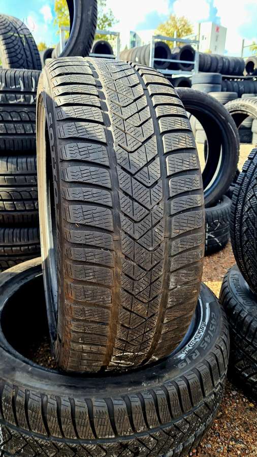 Pirelli SottoZero 3, winter 245/45 R19