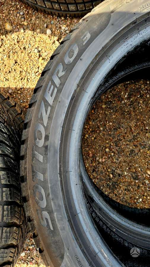 Pirelli SottoZero 3, winter 245/45 R19