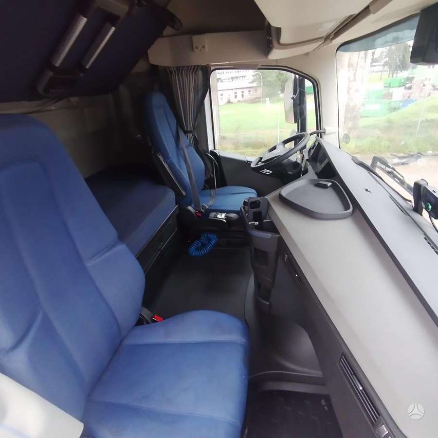 Volvo FH 500 Globetrotter, double sleeper