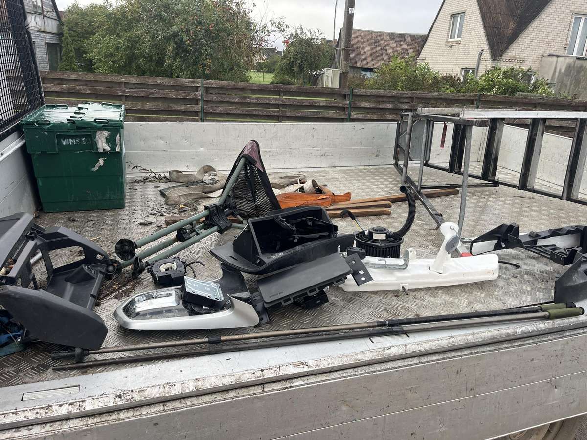 Nissan Navara kėbulo dalys