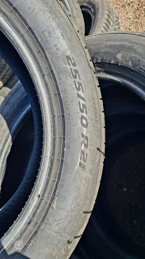 Pirelli P Zero E, summer 255/50 R21