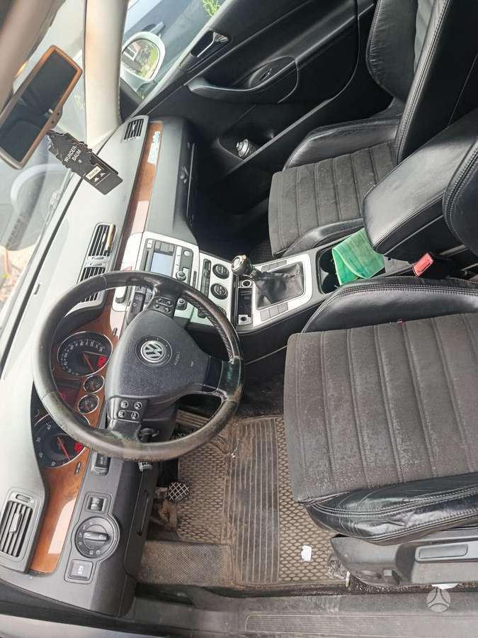 Volkswagen Passat for parts