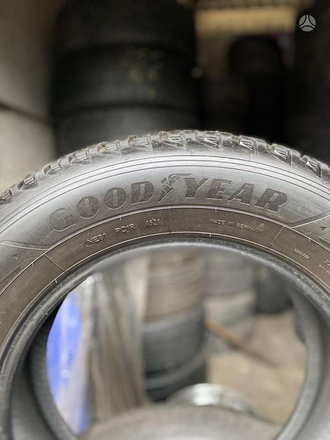 Goodyear, зимние 235/65 R17