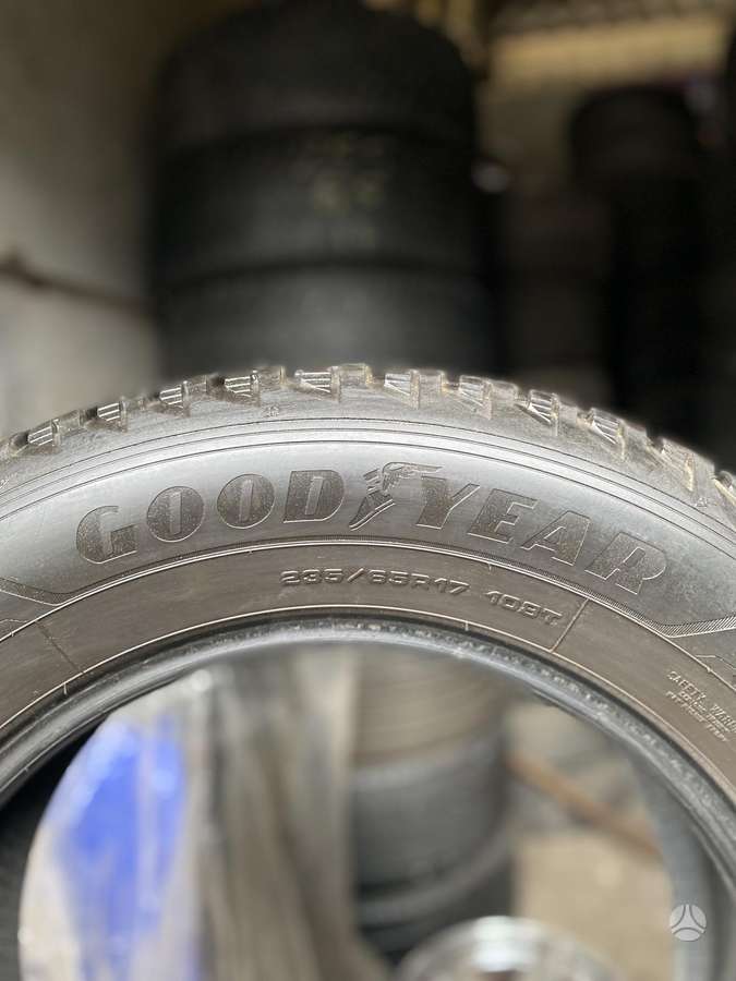 Goodyear, зимние 235/65 R17