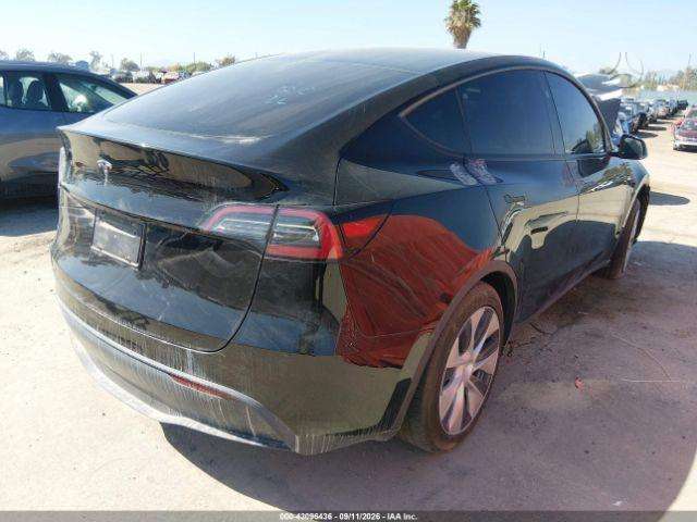 Tesla Model Y, Седан