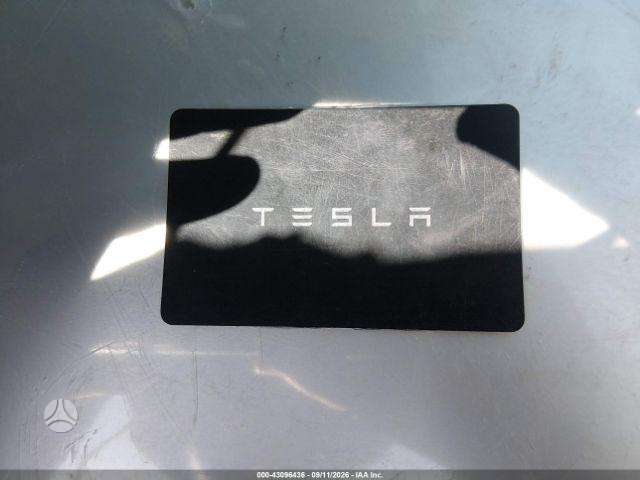 Tesla Model Y, sedanas