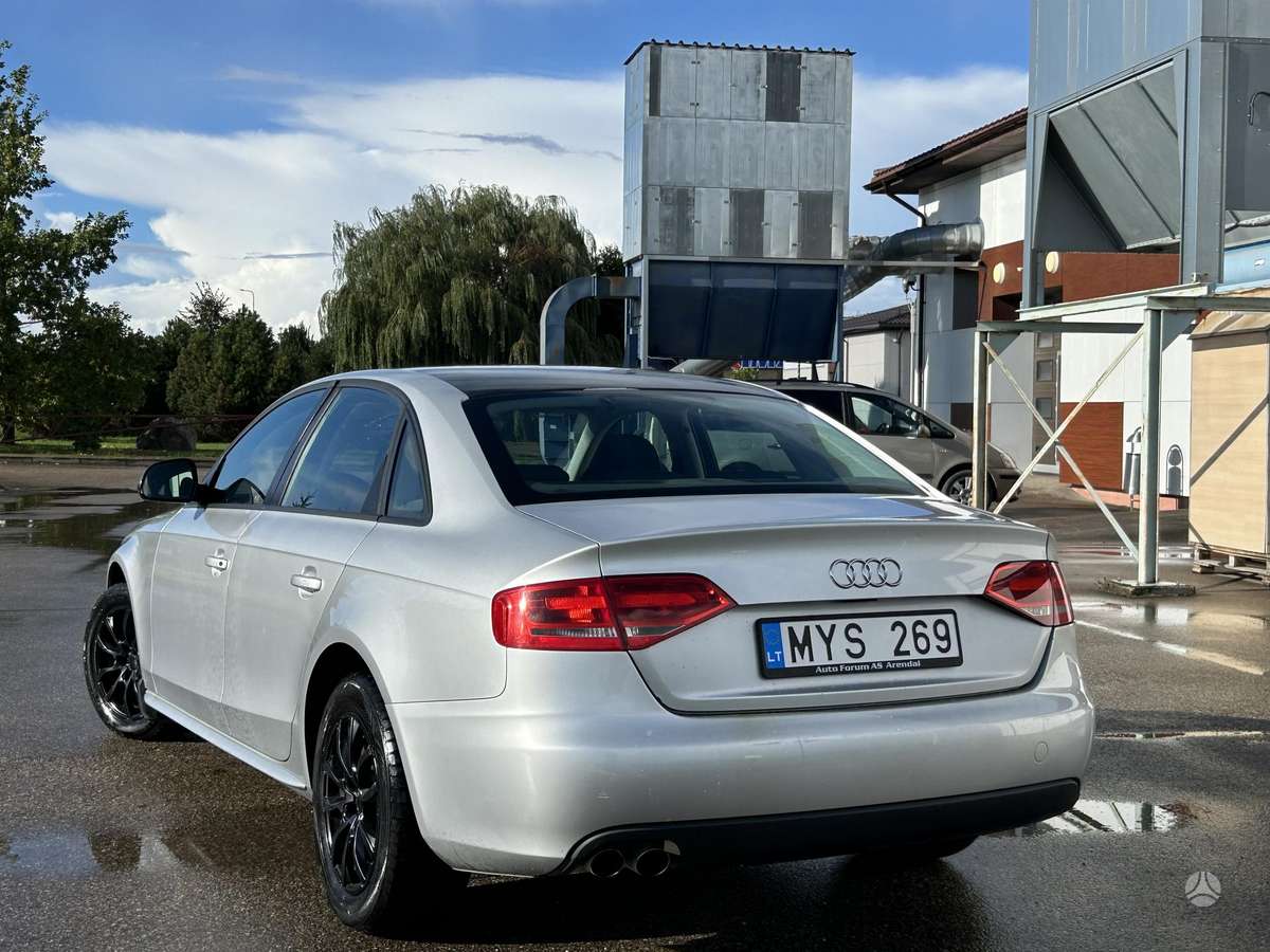 Audi A4, 2.0 l., Седан