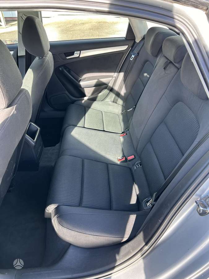 Audi A4, 2.0 l., Седан