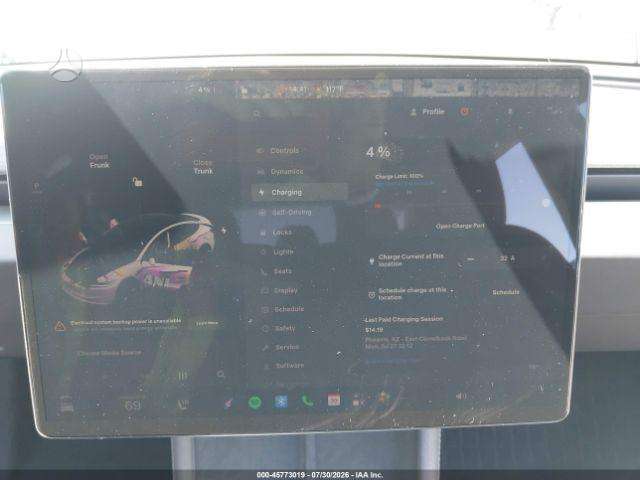 Tesla Model 3, Седан