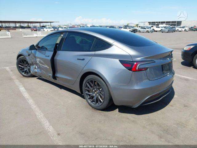 Tesla Model 3, saloon / sedan