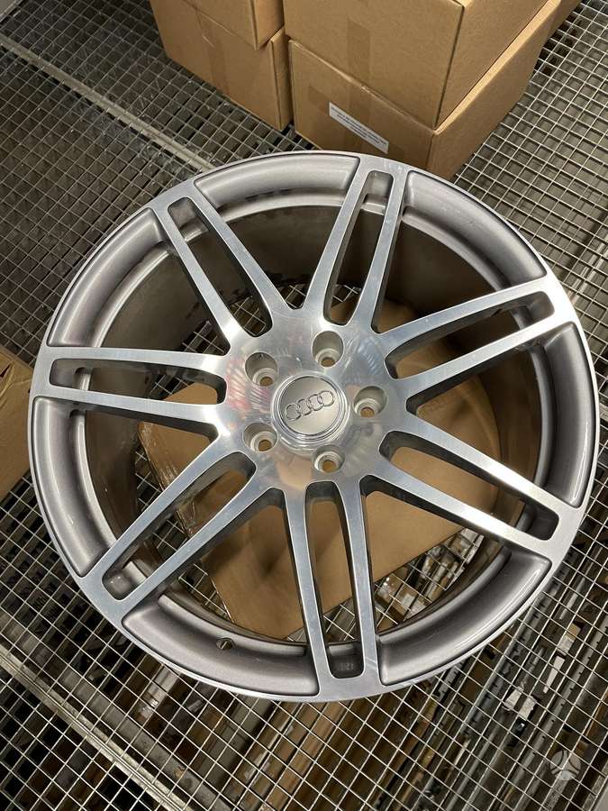 Audi 4L0601025L, light alloy, R21