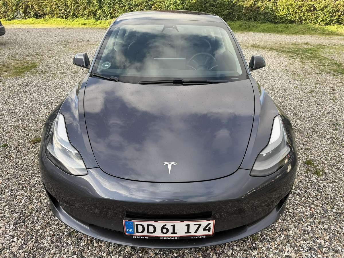 Tesla Model 3, 68 kWh, hatchback