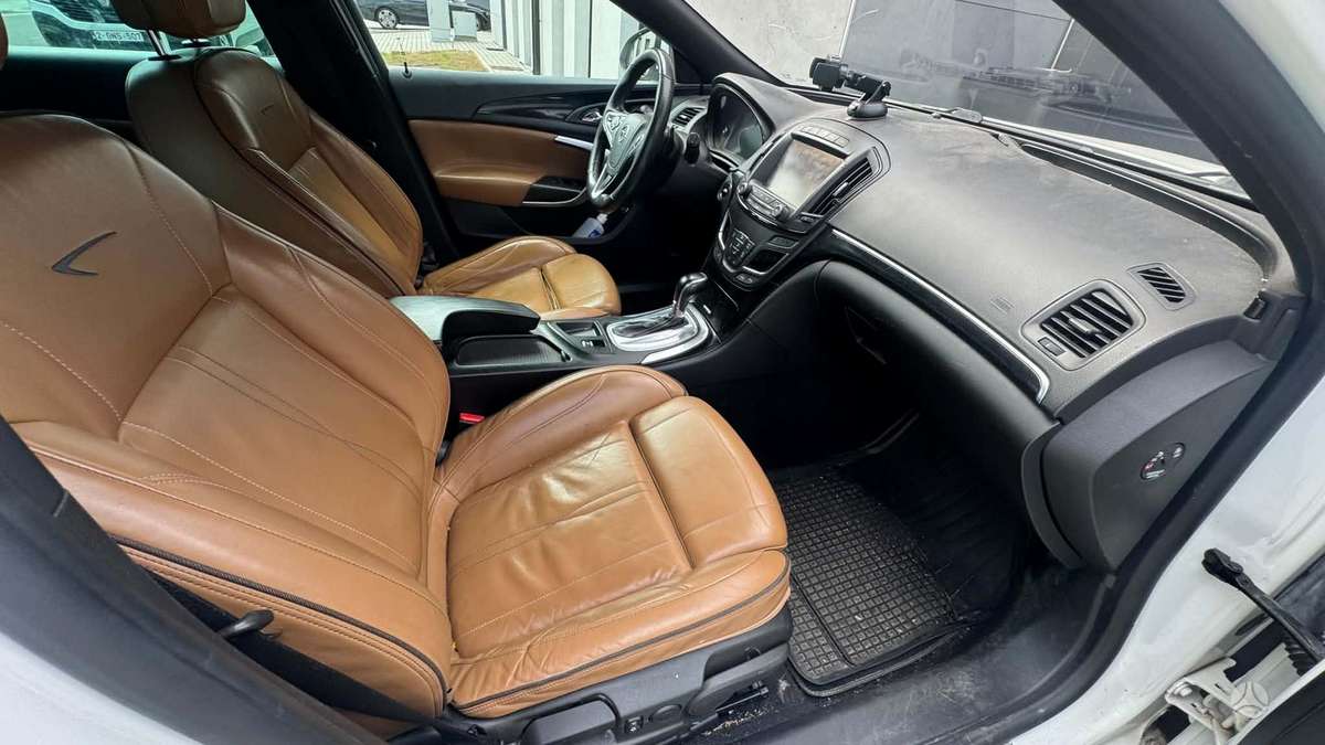 Opel Insignia 2015 — photo 28