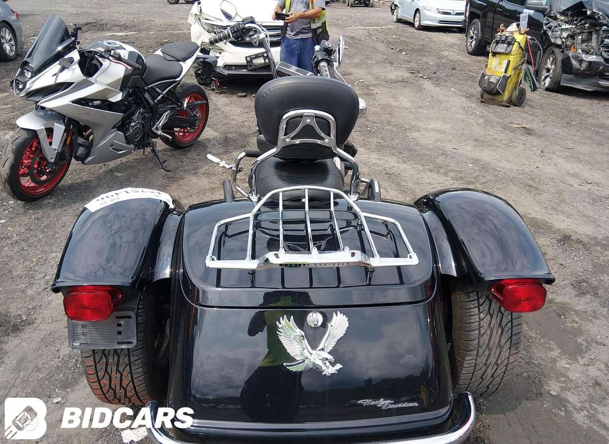 Harley-Davidson FLRT, triračiai