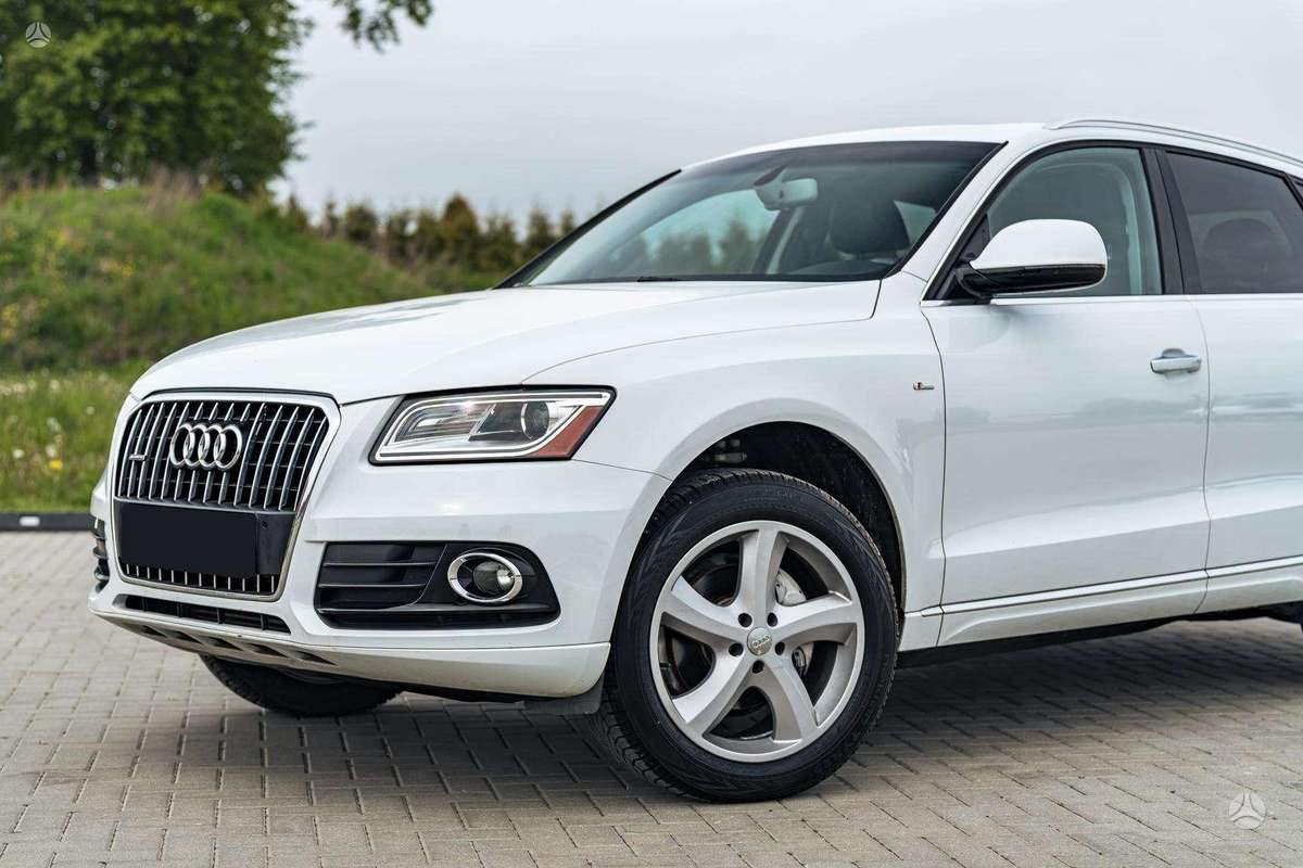 Audi Q5, 2.0 l., off-road / crossover