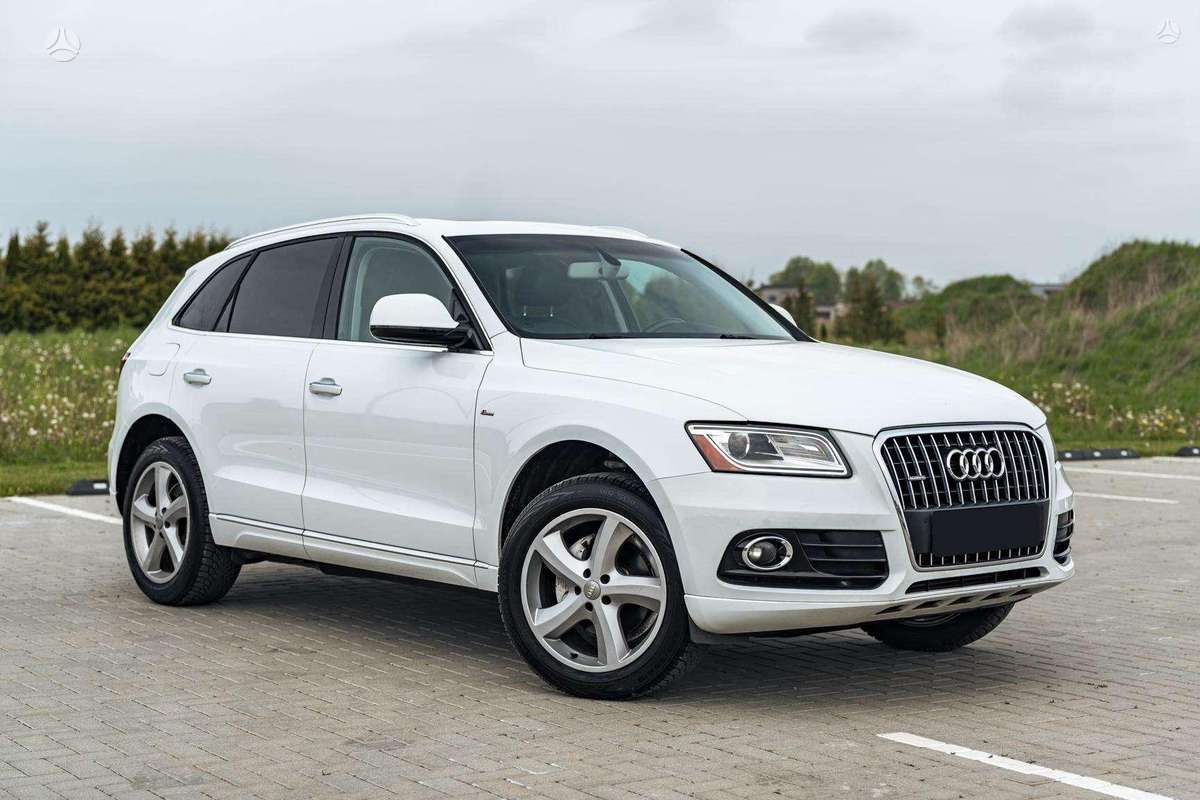 Audi Q5, 2.0 l., off-road / crossover