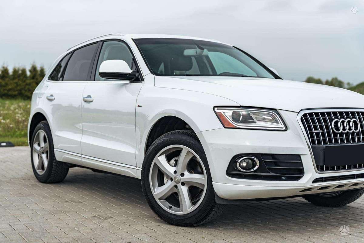 Audi Q5, 2.0 l., off-road / crossover