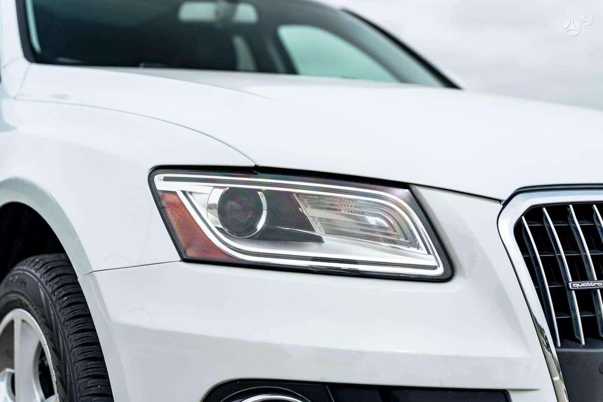 Audi Q5, 2.0 l., off-road / crossover