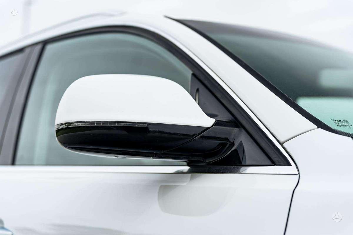 Audi Q5, 2.0 l., off-road / crossover
