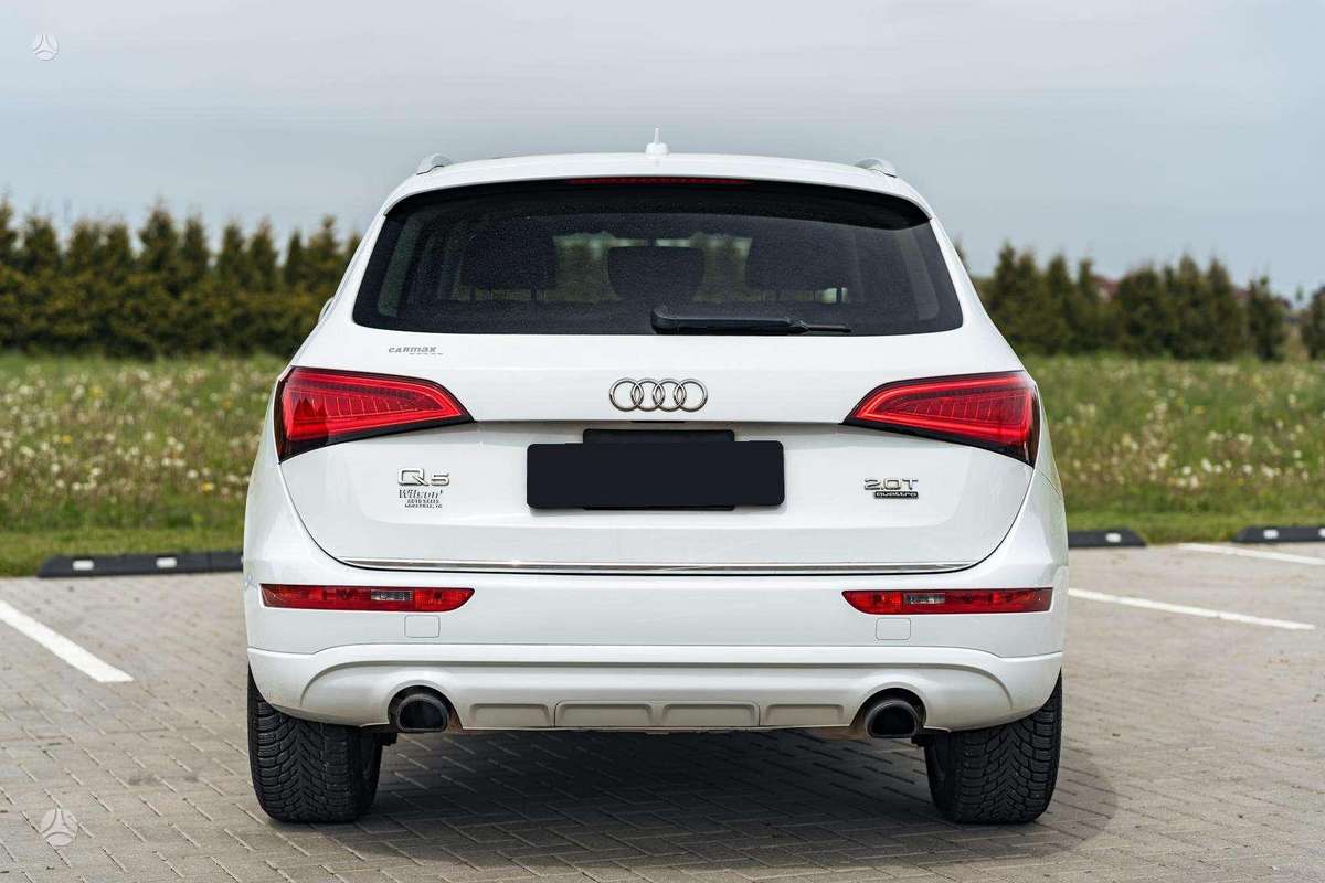 Audi Q5, 2.0 l., off-road / crossover