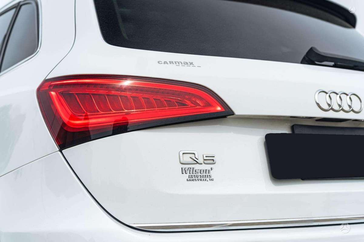 Audi Q5, 2.0 l., off-road / crossover