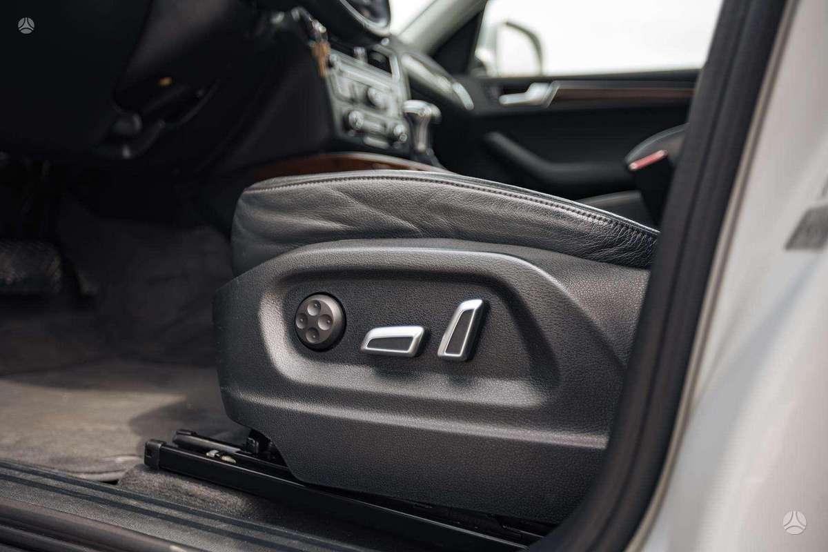 Audi Q5, 2.0 l., off-road / crossover