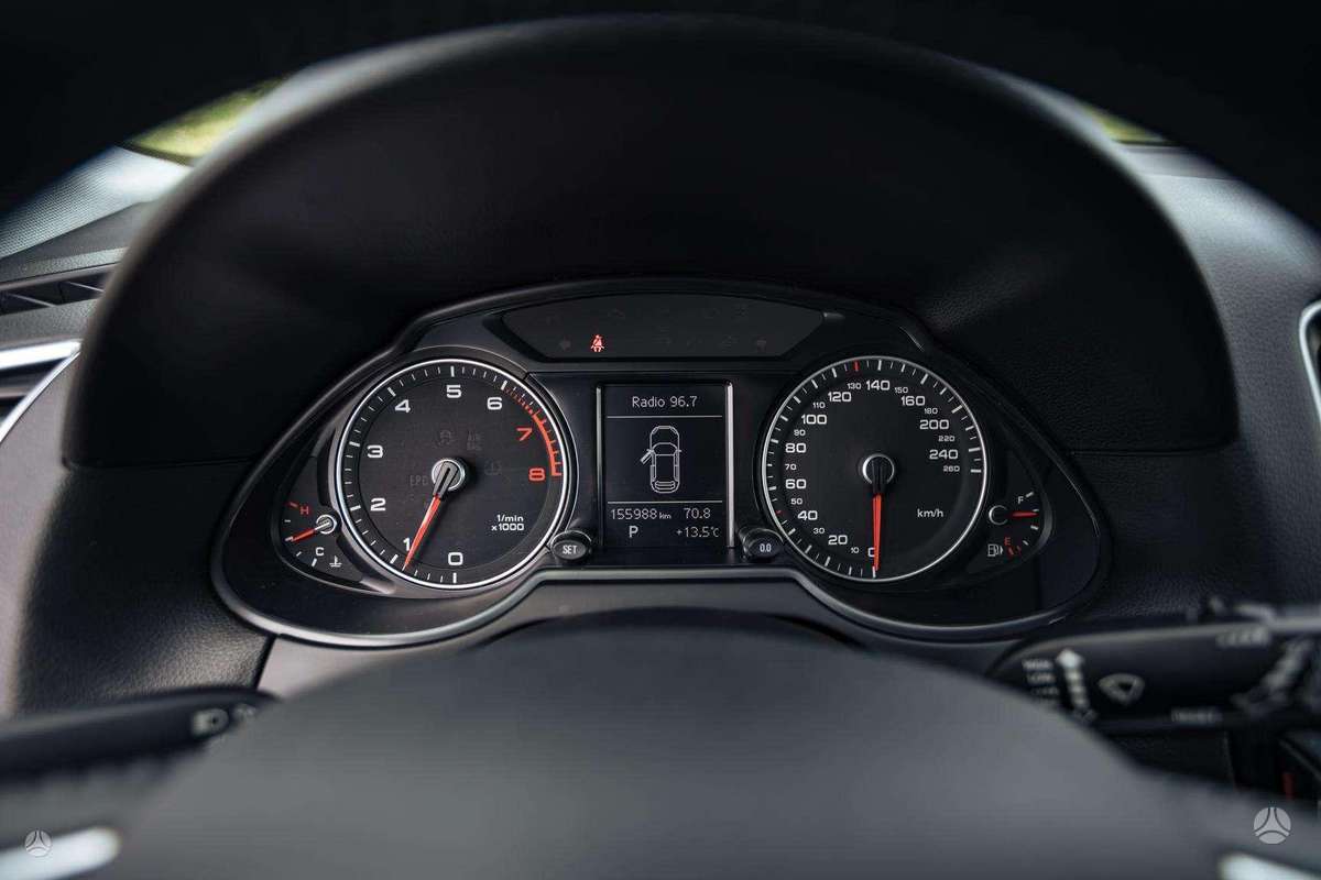 Audi Q5, 2.0 l., off-road / crossover