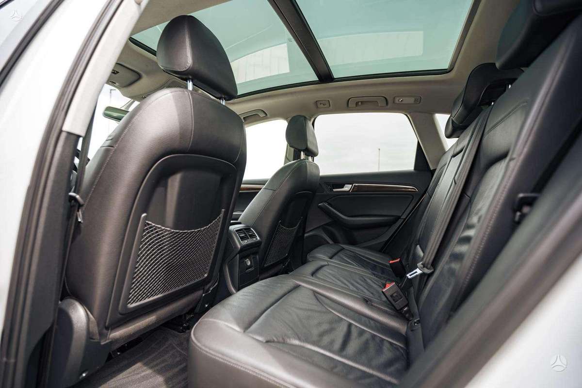 Audi Q5, 2.0 l., off-road / crossover