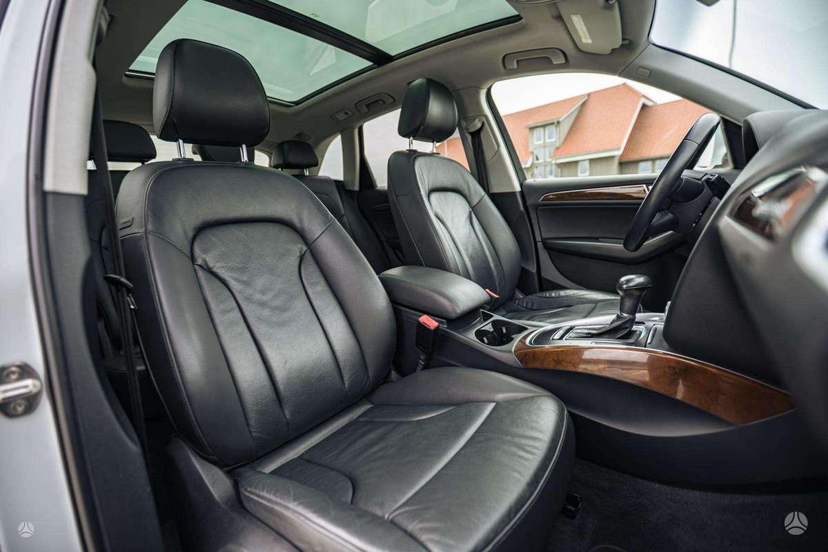 Audi Q5, 2.0 l., off-road / crossover