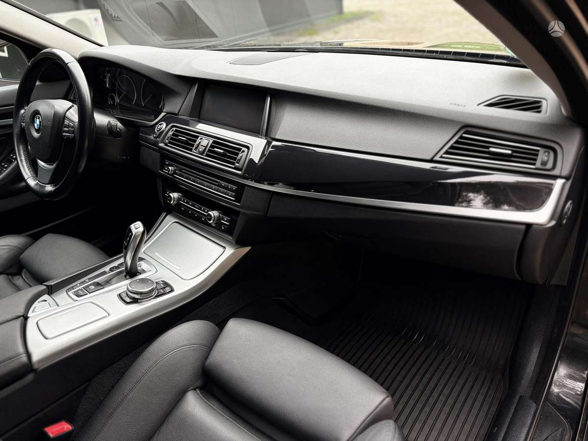 BMW 525, 2.0 l., Седан