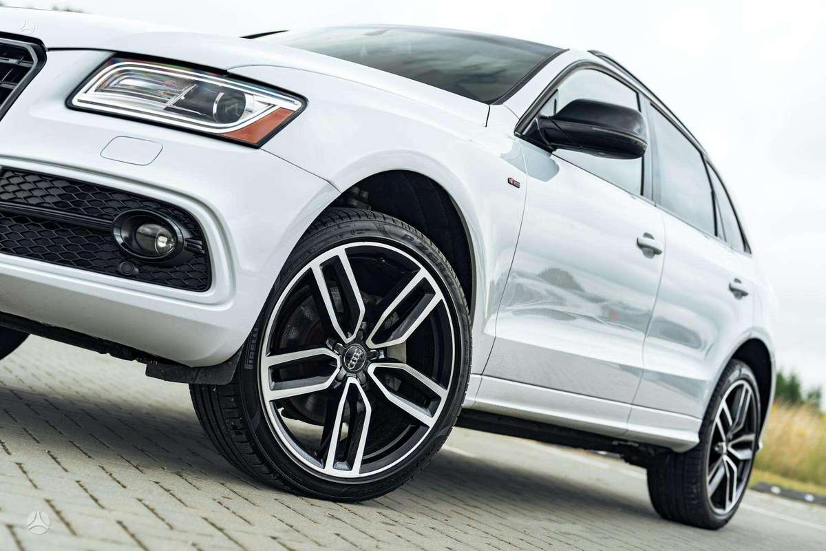 Audi Q5, 3.0 l., off-road / crossover