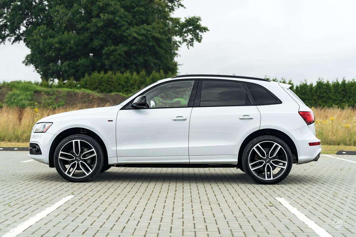 Audi Q5, 3.0 l., off-road / crossover
