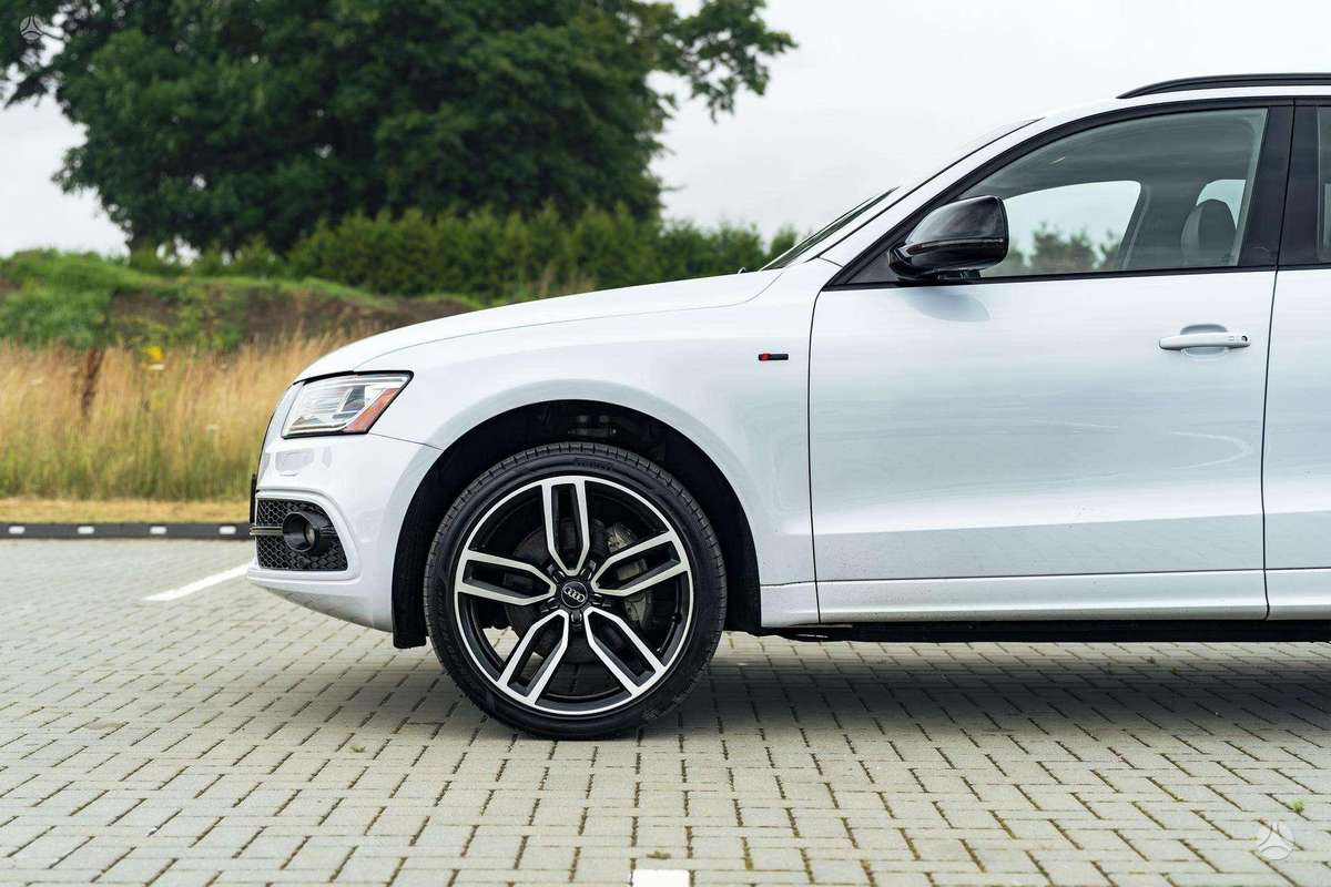 Audi Q5, 3.0 l., off-road / crossover