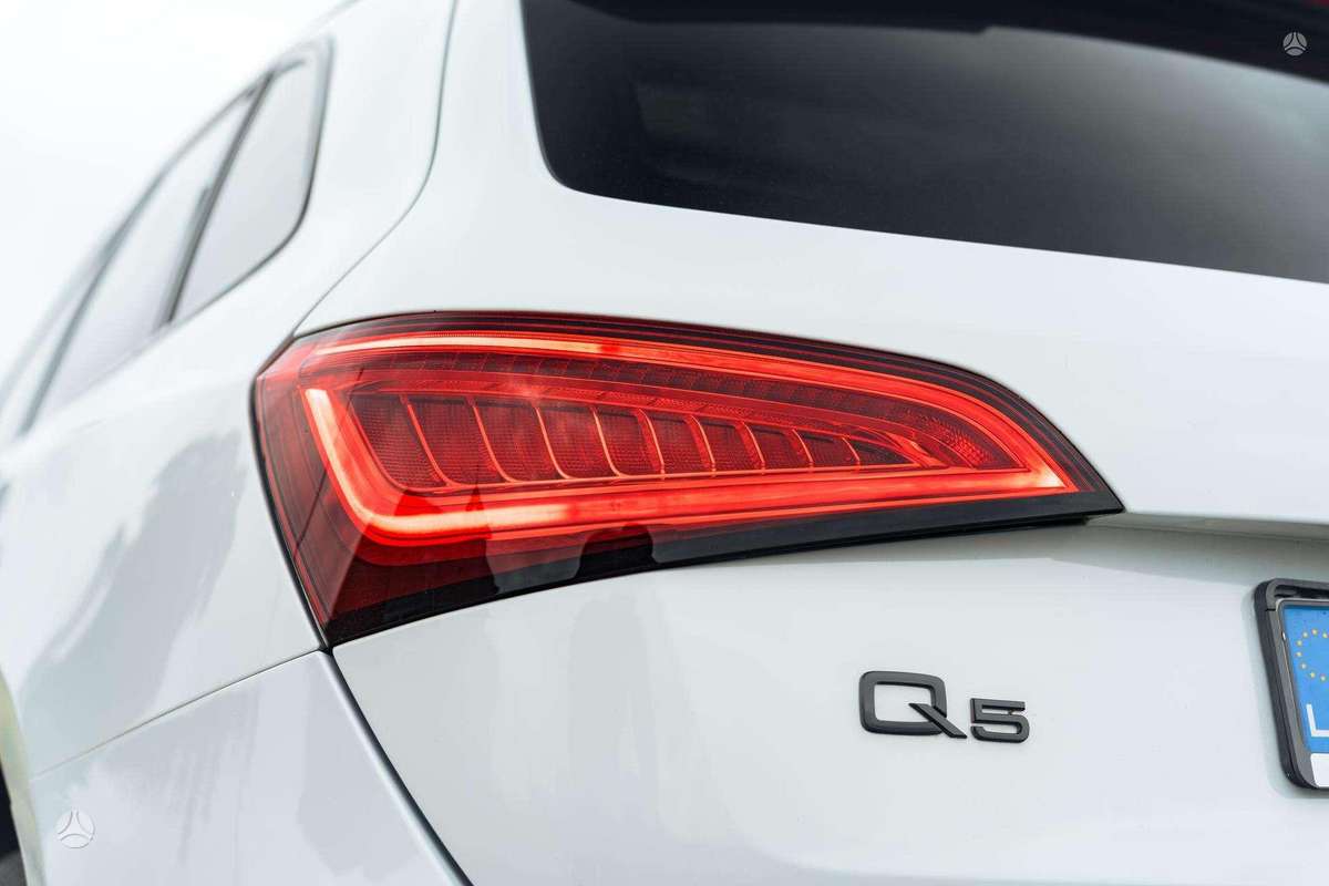 Audi Q5, 3.0 l., off-road / crossover