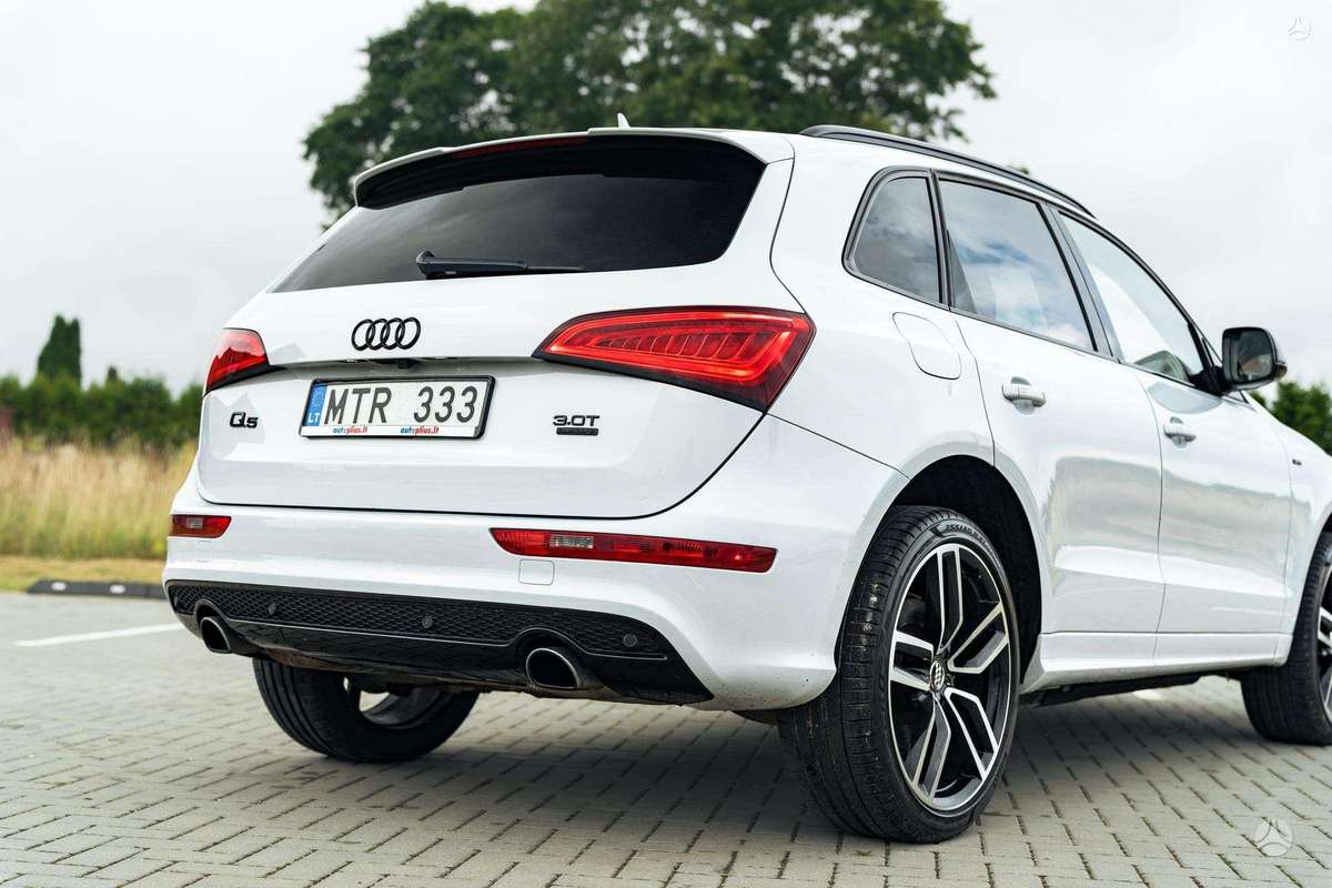 Audi Q5, 3.0 l., off-road / crossover