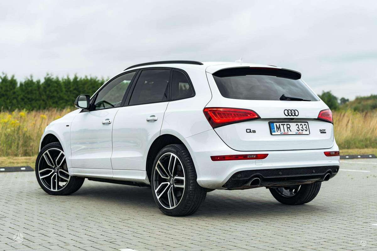 Audi Q5, 3.0 l., off-road / crossover