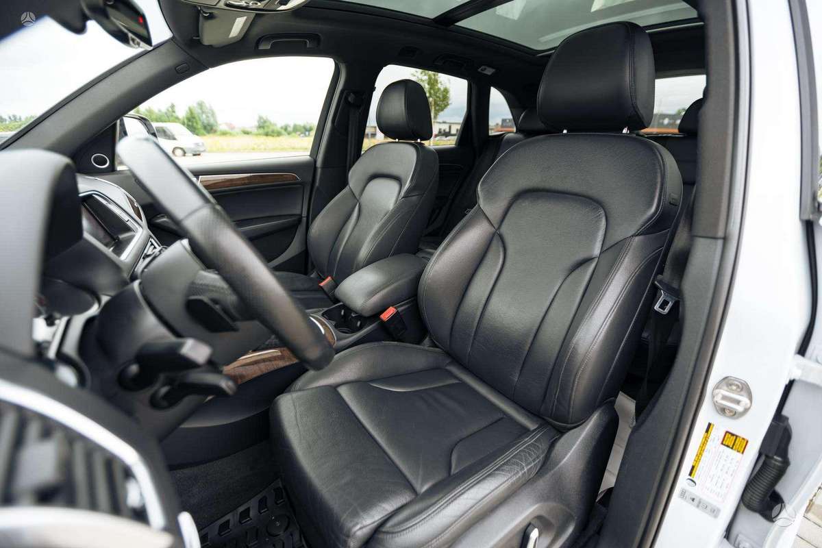 Audi Q5, 3.0 l., off-road / crossover