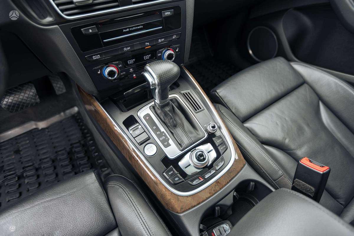 Audi Q5, 3.0 l., off-road / crossover