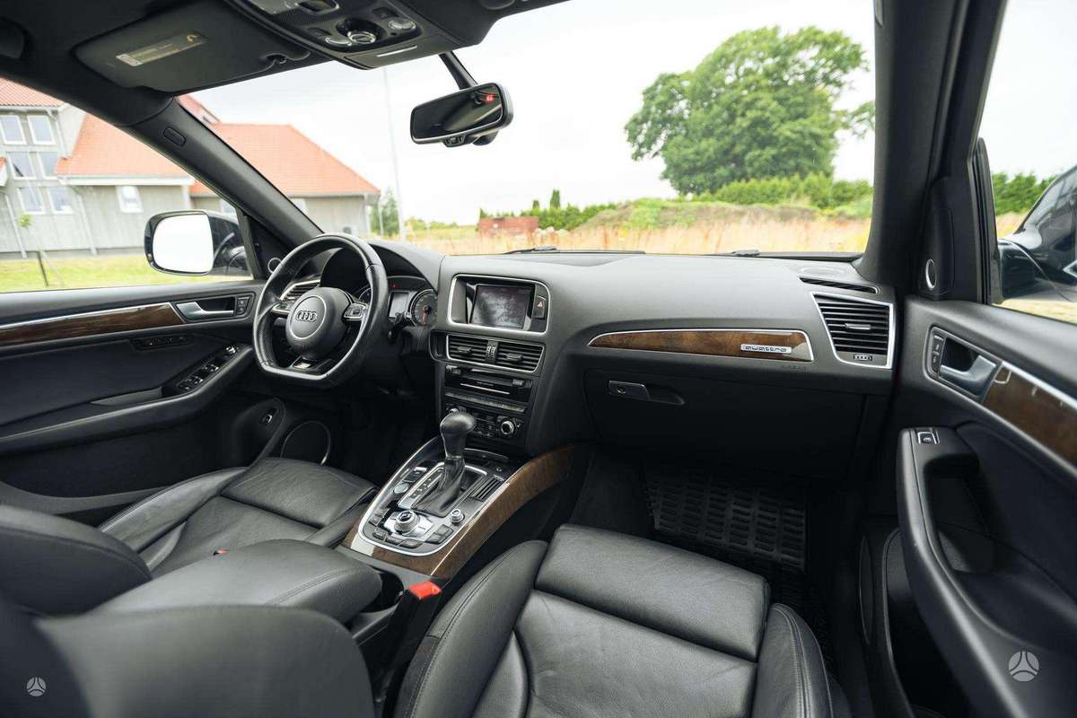Audi Q5, 3.0 l., off-road / crossover