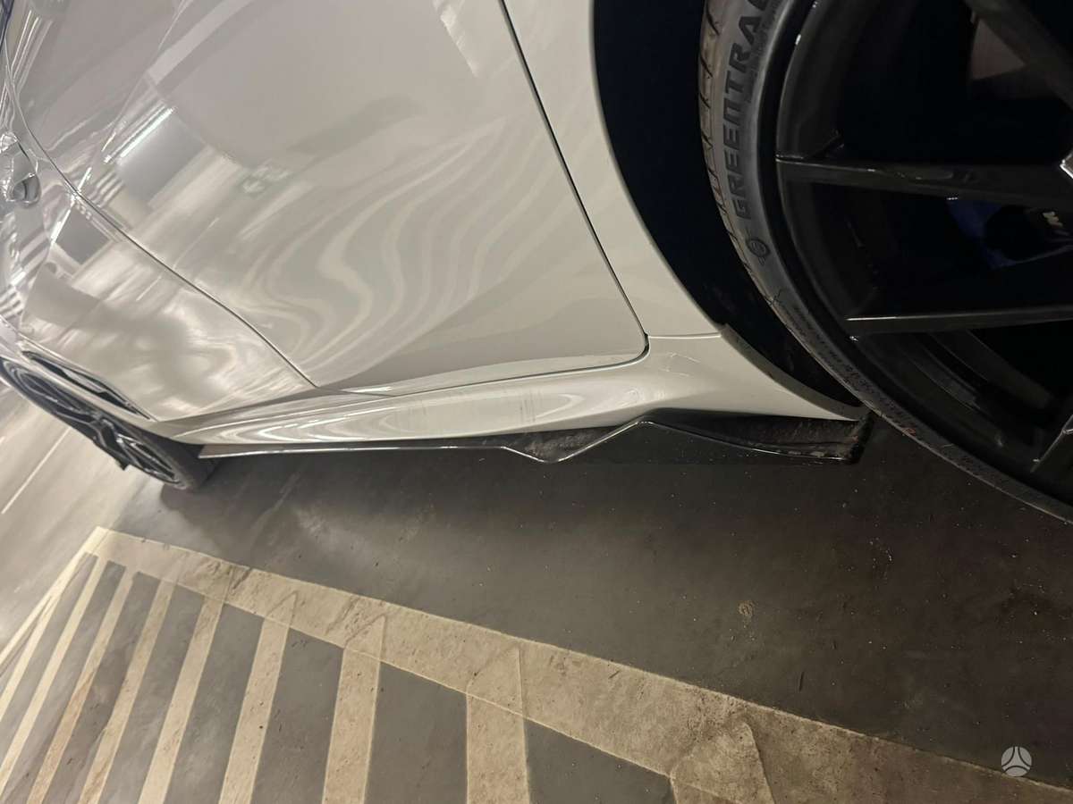 BMW 8 serija spoilers