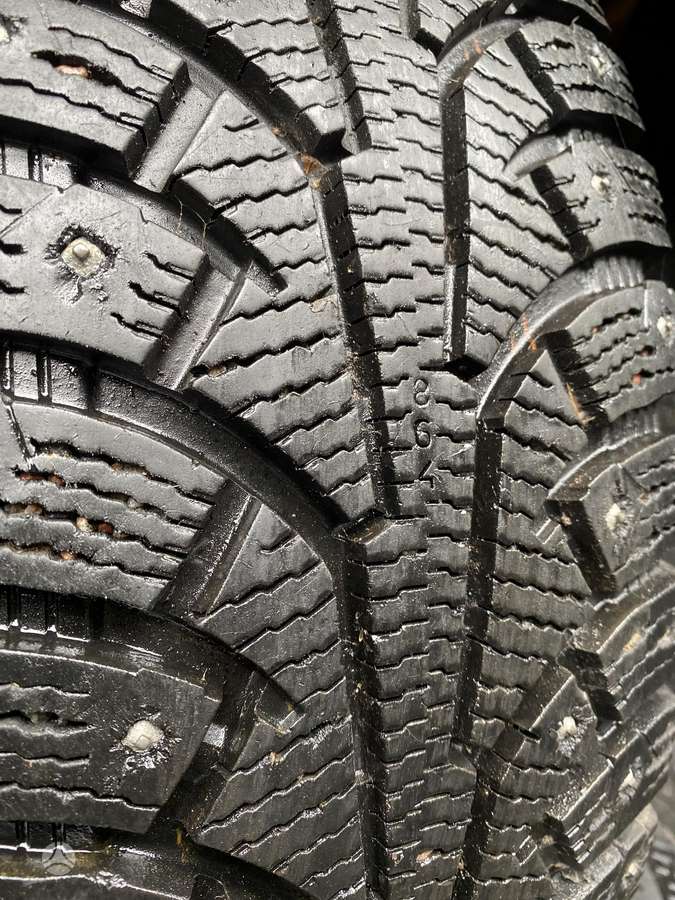 Nokian, žieminės 235/75 R16