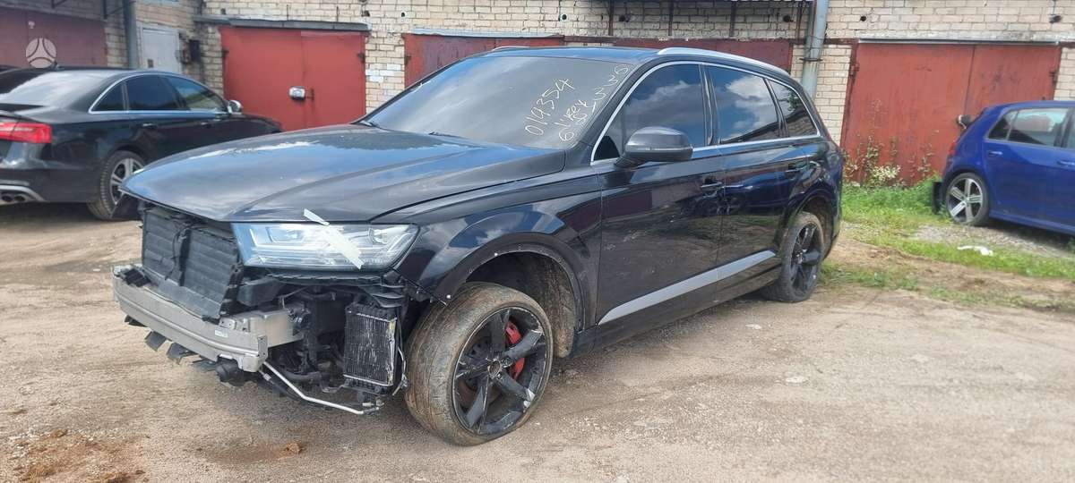 Audi Q7, 3.0 l., off-road / crossover