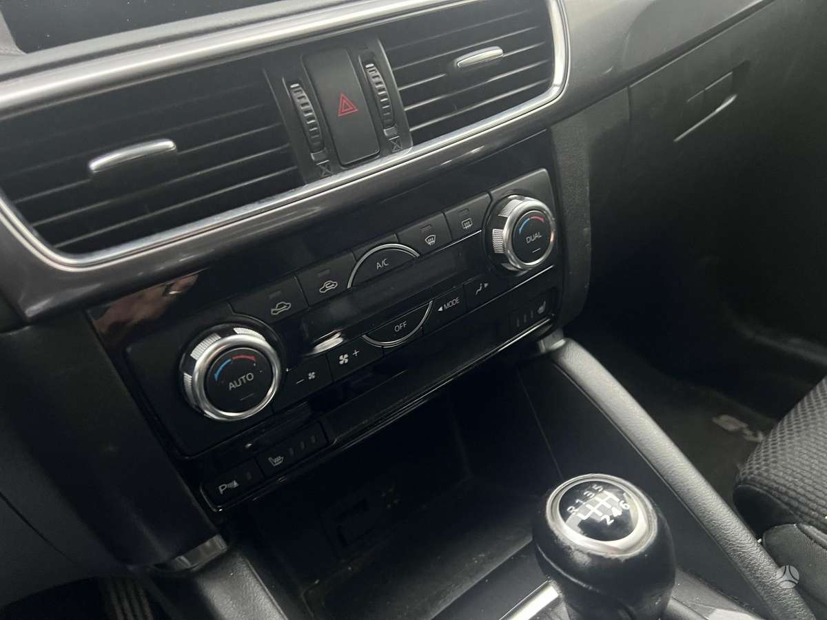 Mazda CX-5, 2.2 l., off-road / crossover