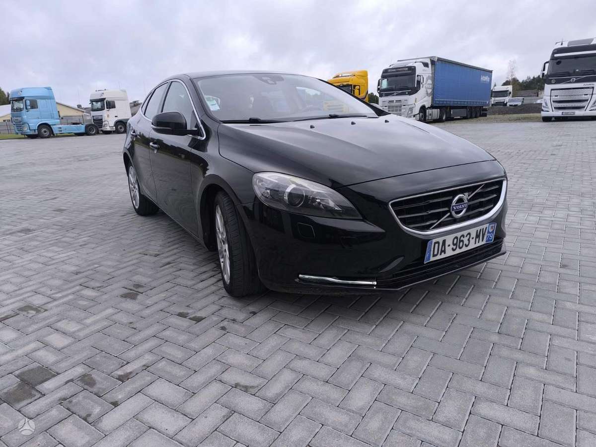 Volvo V40, 2.0 l., hatchback