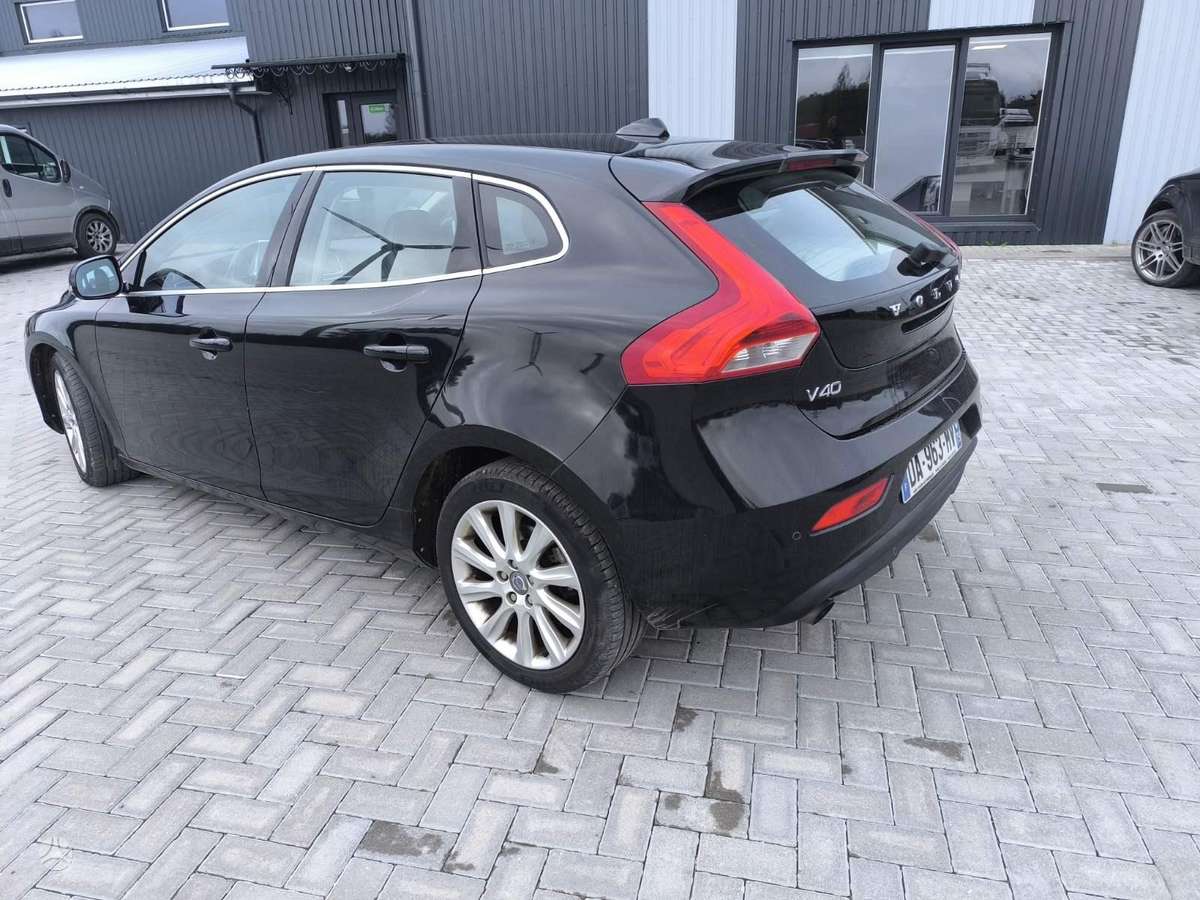 Volvo V40, 2.0 l., hatchback