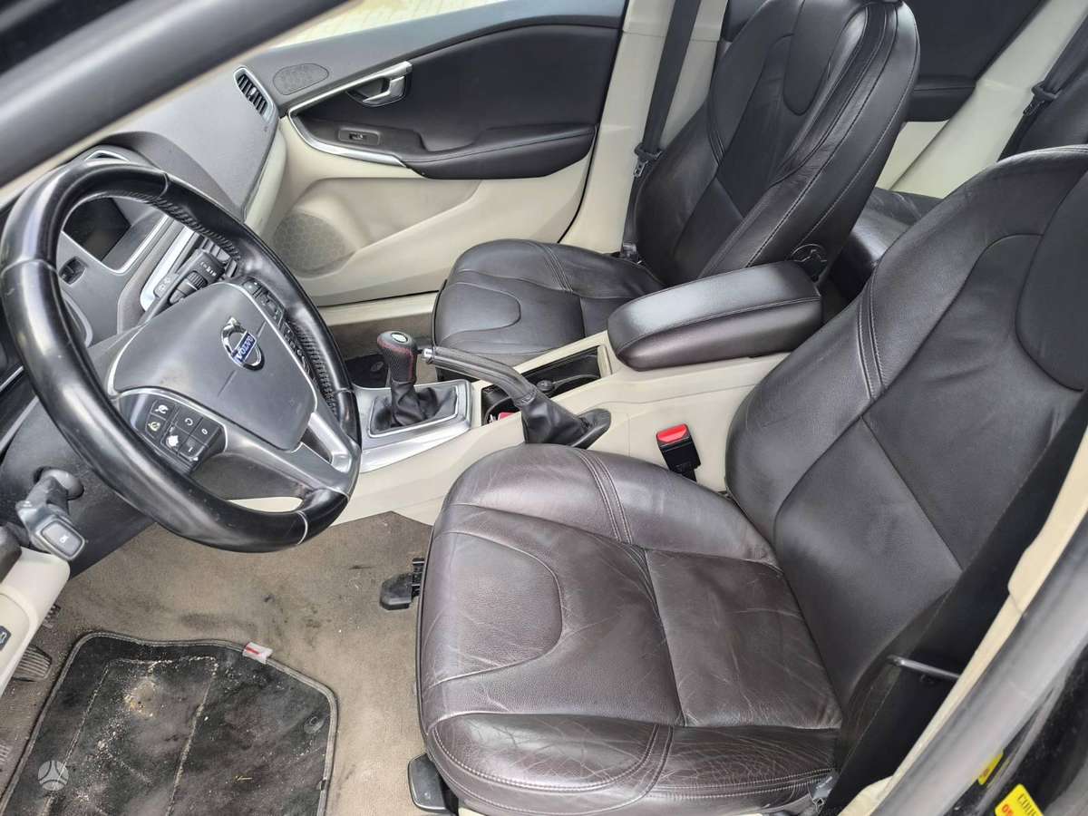 Volvo V40, 2.0 l., hatchback
